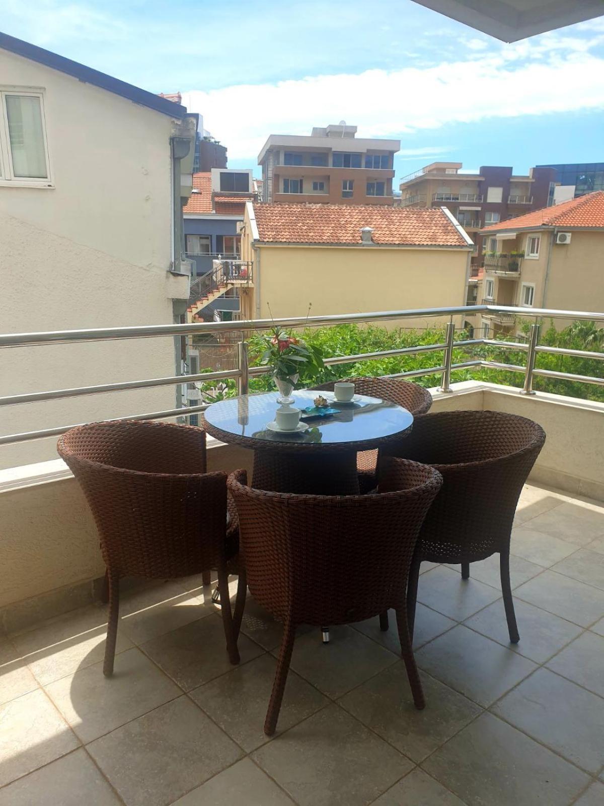 City & Sea Apartments Budva Szoba fotó